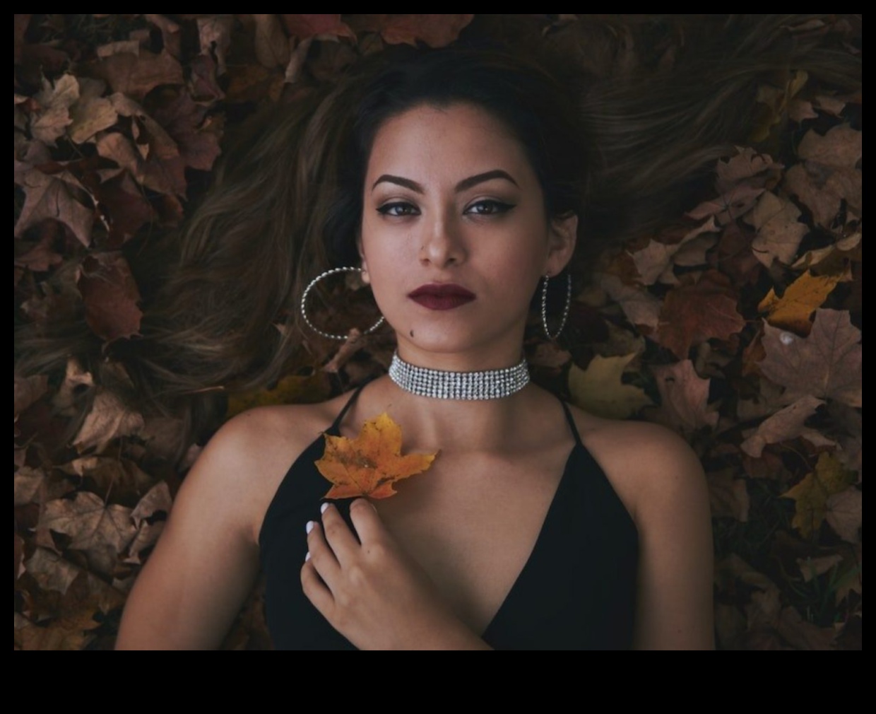 الأنوثة الشرسة: احتضان القوة في الأزياء الأنثوية