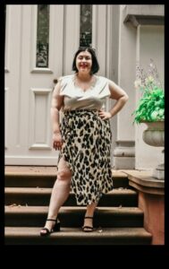 ممتلئة الجسم وواثقة من نفسها: ملابس ذات مقاسات كبيرة للتألق اليومي