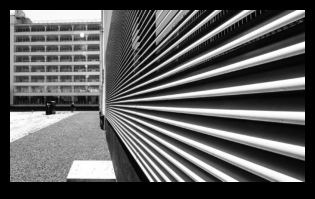 التماثل الطيفي كيف يمكن لأنماط التصوير المعماري أن تنسق العناصر 7 التماثل الطيفي: تناغم العناصر مع أساليب التصوير المعماري