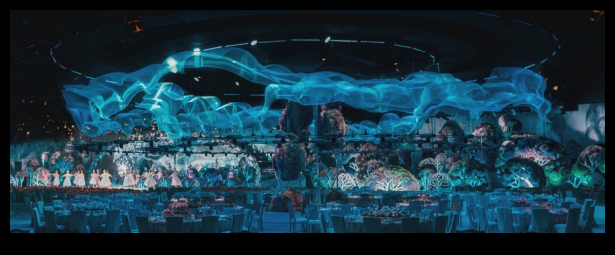 أناقة أثيرية: الأقمشة الخفيفة تحتل مركز الصدارة