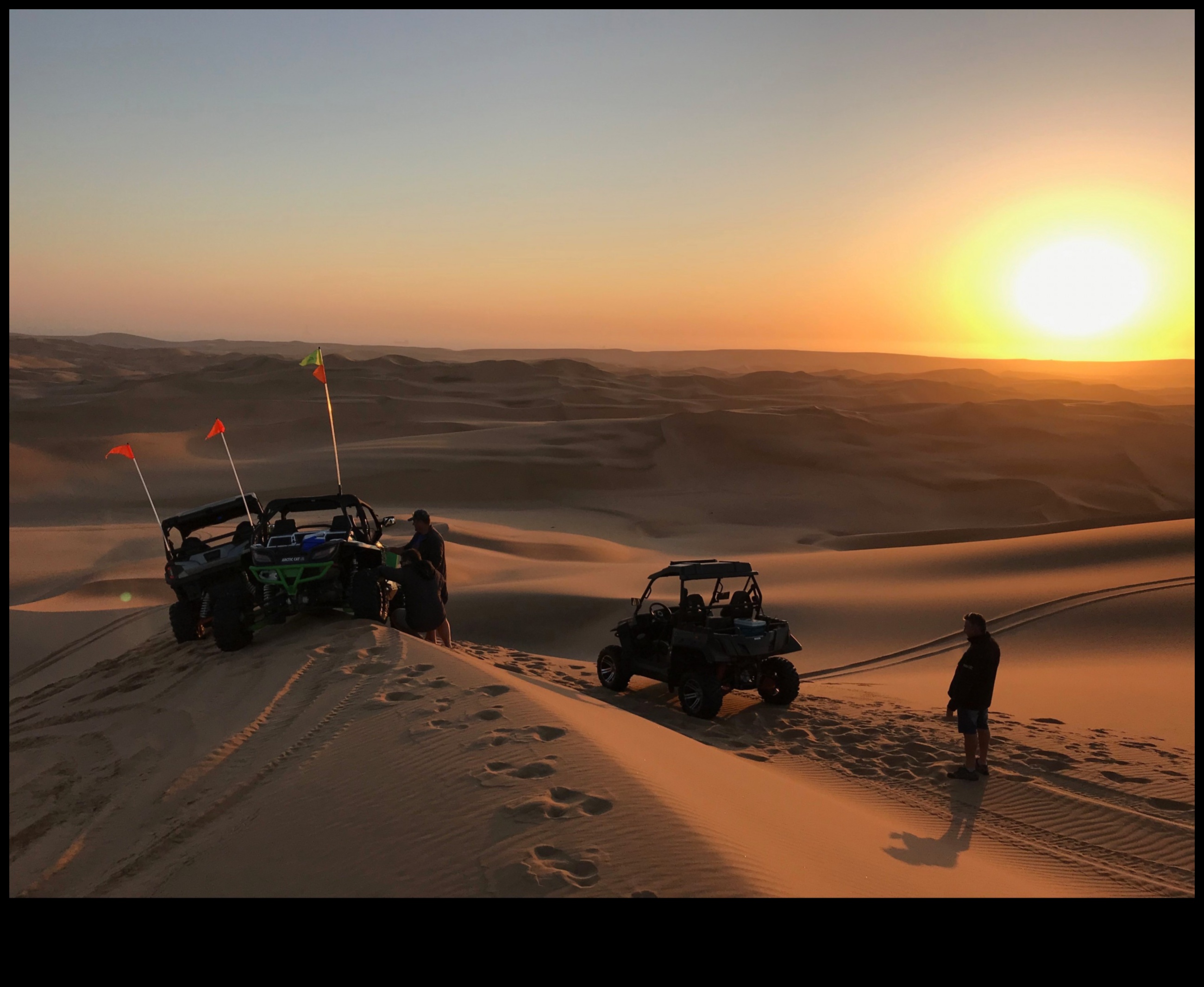 أحلام الصحراء: مركبات الطرق الوعرة تتعامل مع الرمال ببراعة لا مثيل لها