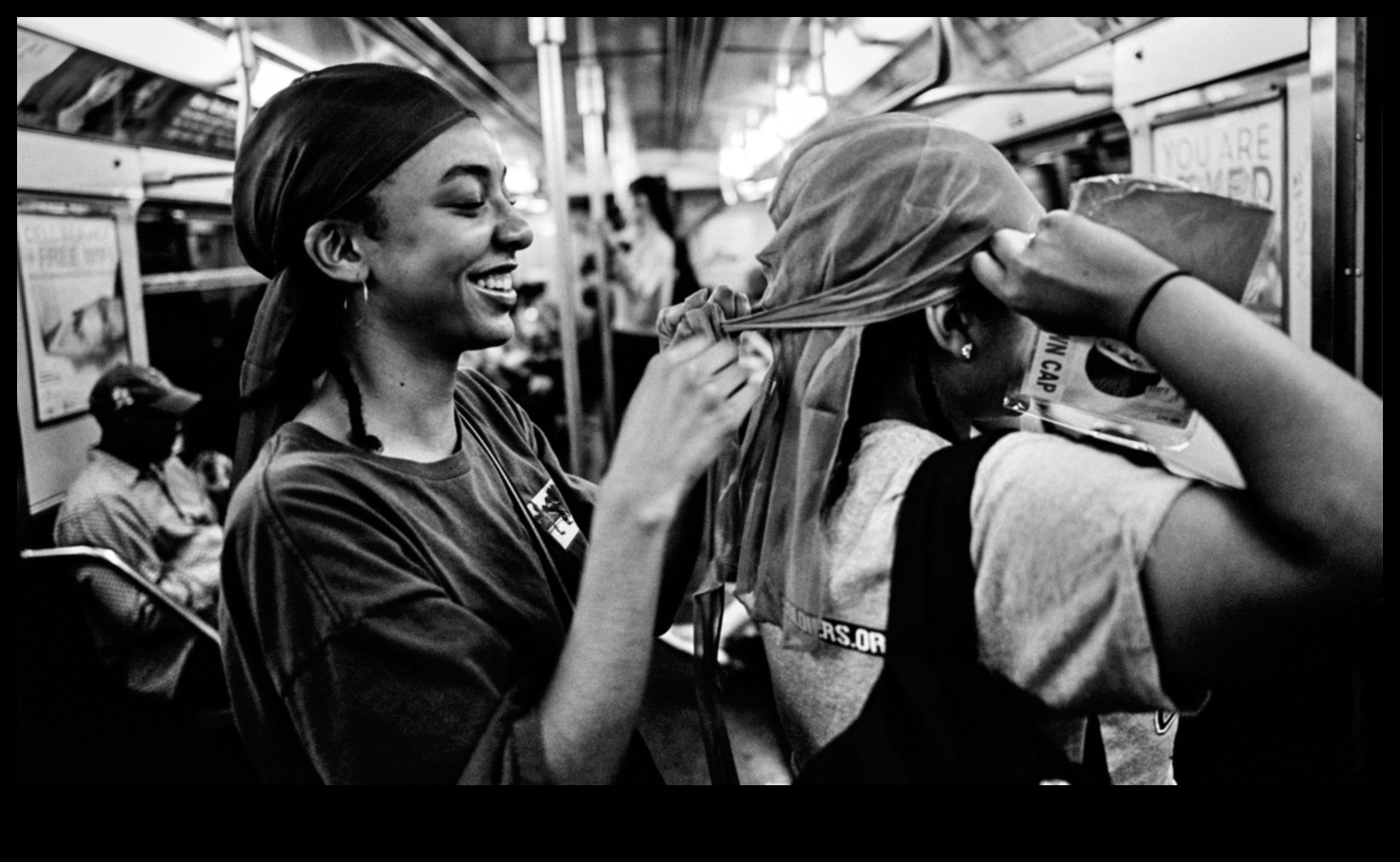 Subway Symphony قصيدة للمزيج المتناغم لأصوات المدينة في وسائل النقل العام 2 سمفونية مترو الأنفاق: المزيج المتناغم لأصوات المدينة في وسائل النقل العام