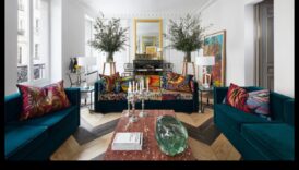 من المنصة إلى الأريكة: دليل مصمم الأزياء والديكور الداخلي