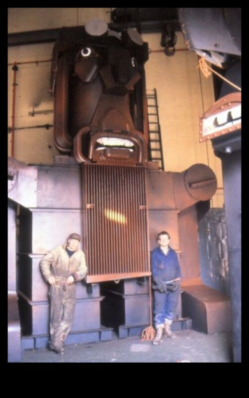 عمالقة المعادن الثقيلة: الشاحنات التي حولت صناعة البناء والتشييد