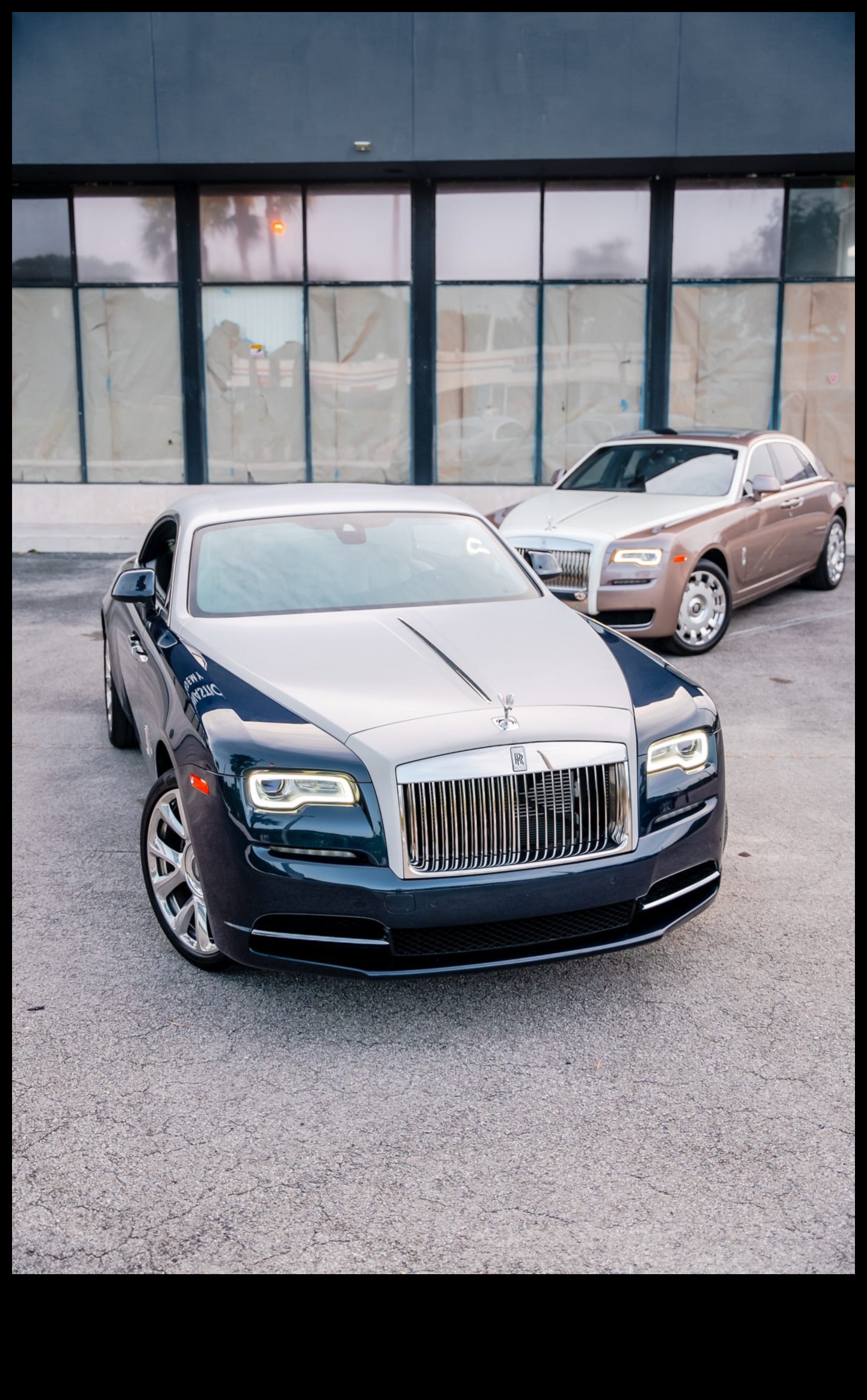 صياغة البذخ: الفن الدقيق لبناء السيارات الفاخرة